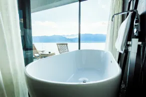 Erhai Shiguang Lake View Inn（Jinsuo Island） - Image 4