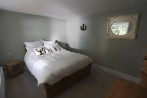 Historic Royal Kent cottage surrounded by large gardens & private swimming pool - Image 5