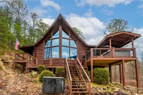 Scenic Hideaway Cabin 3 Bedrooms 2 Bathrooms Cabin - Image 4