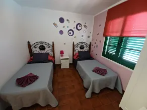 Maison d'été avec barbecue / piscine chauffée / table de billard / parking privé / linge de lit / chaise haute - Image 5