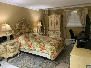 Tropical Home with Pool, A/C and 3 blocks to beach, Gated Security - Image 5