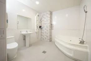 Cosmos Hotel - Image 4