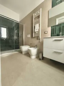 B&B Aura - Image 2