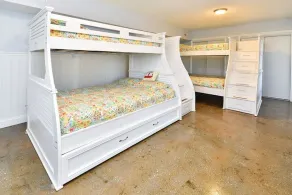 LARGE,Pool,pool table,Arcade,2 Golf Carts,6 Kayaks,free linen,Hot Tub,near beach - Image 5