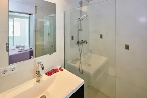 APPARTEMENT 7 ADULTS VUE SUR LA PISCINE - Image 2