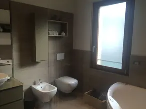 Modernes, neues Zuhause mit unglaublichem Seeblick. See und Stadt zu Fuß erreichbar - Image 2