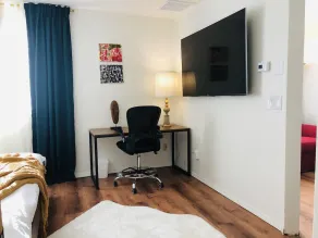 Luxury Guest Suite - Close to lake, beach, and DTs - Image 3