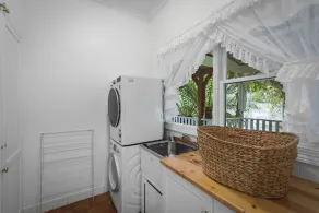 Magical Lucindale - Gorgeous 4 Bedroom House - Image 2