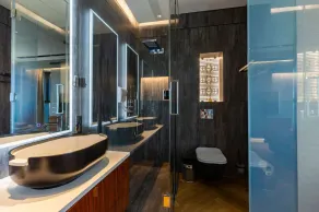 Mini-Penthouse With Huge Balcony & Stunning Sea View - 30th Floor Beachfront - Image 2