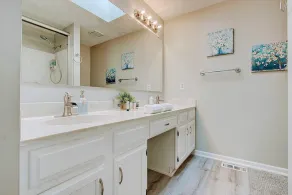 Downstairs BR! Pet Friendly house w/4BR, fenced yard & Sun Room - Image 4