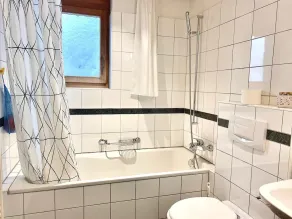 2.5 Zimmer Terrassen Wohnung - Image 2