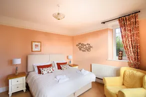 2 OLD HOME FARM, pet friendly, with open fire in Lyme Regis - Image 5
