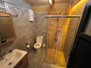 Rize Seversin Suit Bungalow - Image 4