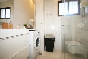New luxury apartment 1st line, access to the beach - Image 4