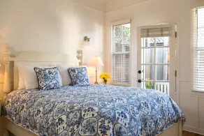 Two Bedroom Craftsman Cottage, near downtown Santa Barbara - Image 3