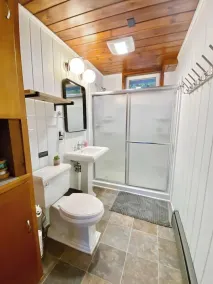 Stonewall Christmas Cottage, Door County,  Fire Pit, Coffee Bar - Sleeps 8 - Image 2