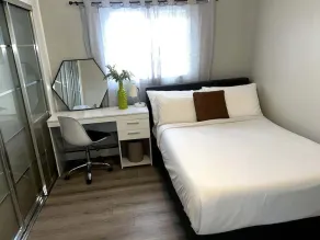Stylish 3BR Home Close to Campus 10min to Boston - Image 3