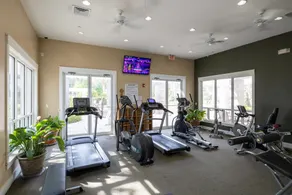 Cozy coastal studio with shared pool beach access and close to everything - Image 3