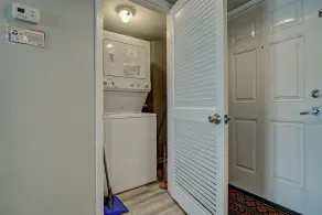 Top Floor Unit with amazing pool and ocean views - Image 2