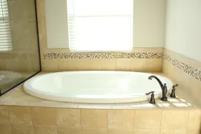 COZY Tropical Oasis with Saltwater Summer Pool Sleeps 8 - Image 2