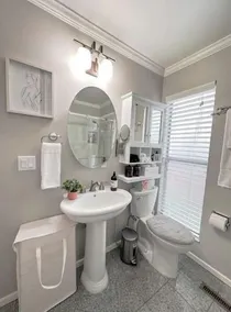 Private Entry Elegant Quiet Safe Cozy Studio Suite  - Image 4