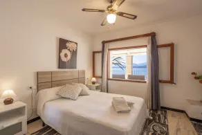 Sea-view apartment in Alcudia with balcony - Image 5