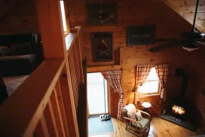 Log Home in a Peaceful Wood in Jim Thorpe - Image 4