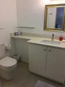 Øverste etage smukt renoveret Condo nær Strande - Image 2