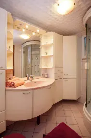 Holiday apartment with whirlpool tub and barbecue - Image 5