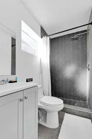 Modern Home 3 Bedrooms with Pool, 18 minutes to Ocean - Image 3