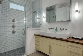 Neue moderne Luxus-Gruppenvermietung in Lavaca - Image 3