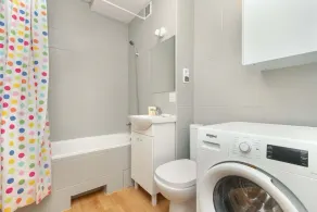 Elegant Apartment for 4 Persons | 2 Bedrooms | Balcony - Image 3