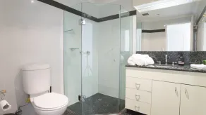 Sydney Darling Harbour Luxury 2 Br Apartment - Image 4