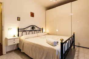 Apartment 'Il Porto' Near the Beach with Balcony, Terrace & Garden - Image 4