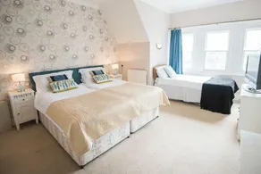 The Elmfield, 8 Bed Villa with heated indoor Swimming Pool and Cocktail Bar - Image 4