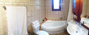 Villa Bella Loukisia Seafront 5BR Villa for 10 Near Athens - Image 3