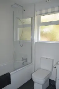 Modern 3 bedroomed cottage with stunning views - Image 2