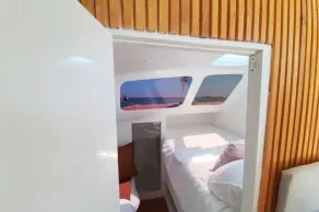 houseboat waterfront sleepandboat - Image 3