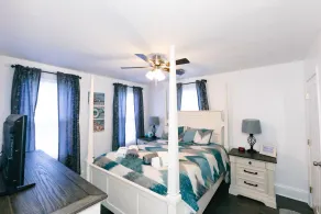 3-BR house walk to beach, shopping, bars, NYC train. 6-beach passes & 4-bikes. - Image 4