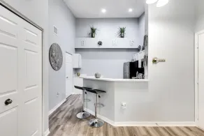 2 Br 2 Bath Waterfront Apt Walking To Beach - Image 3