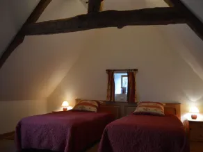 Charming Restored House in Berry with Private Fishing Pond and Woodland Serenity - Image 4