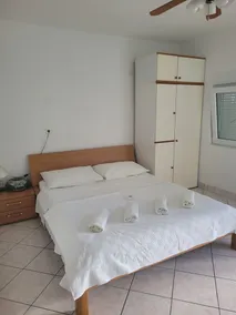 Apartamento para dos personas con una terraza Sutivan, Brac (A-5629-a) - Image 4