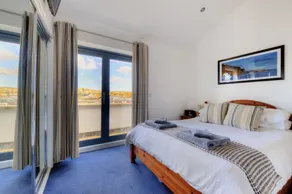 THE PENTHOUSE, family friendly, luxury holiday cottage in West Bay - Image 5