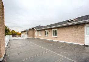 Vita huset Kanada-14 sovrum, 9 tvättrum på 3 tunnland för 28 gäster i Brampton - Image 2