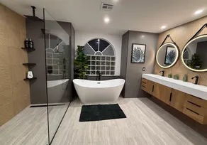 Beautiful Waterfront House w/ Pool, 7 min to the Beach - Image 3