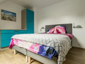Beachside Retreat with Garden, Terrace & Bikes - 3BR, Sleeps 6, Near Shops & Beach - Image 3