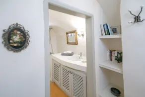 La maison des oiseaux chanteurs.  Studio traditionnel romantique avec belle vue mer - Image 2