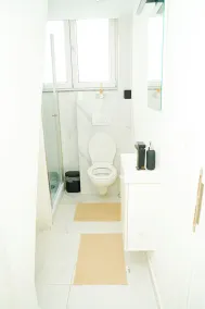 Cozy 1BR With Living Room Near City - Image 4