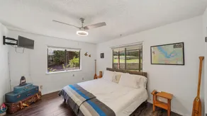 Lakefront Chalet w/ Covered Boat Dock - Sleeps 8 - 1 Hour from Dallas - Image 5