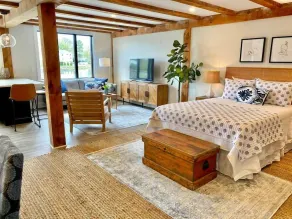 Serene Waterfront Studio in Downtown Portsmouth - Image 5